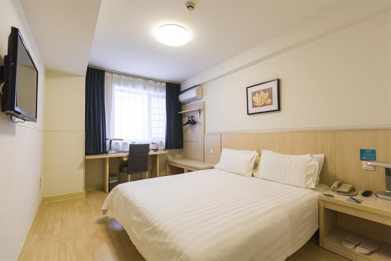 Jinjiang Minhang Industrial Park Wenjing Road 3* Shanghai